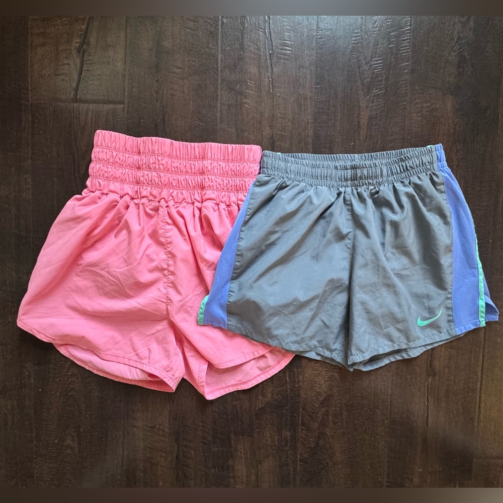 Set of 2 Nike Athletic Shorts